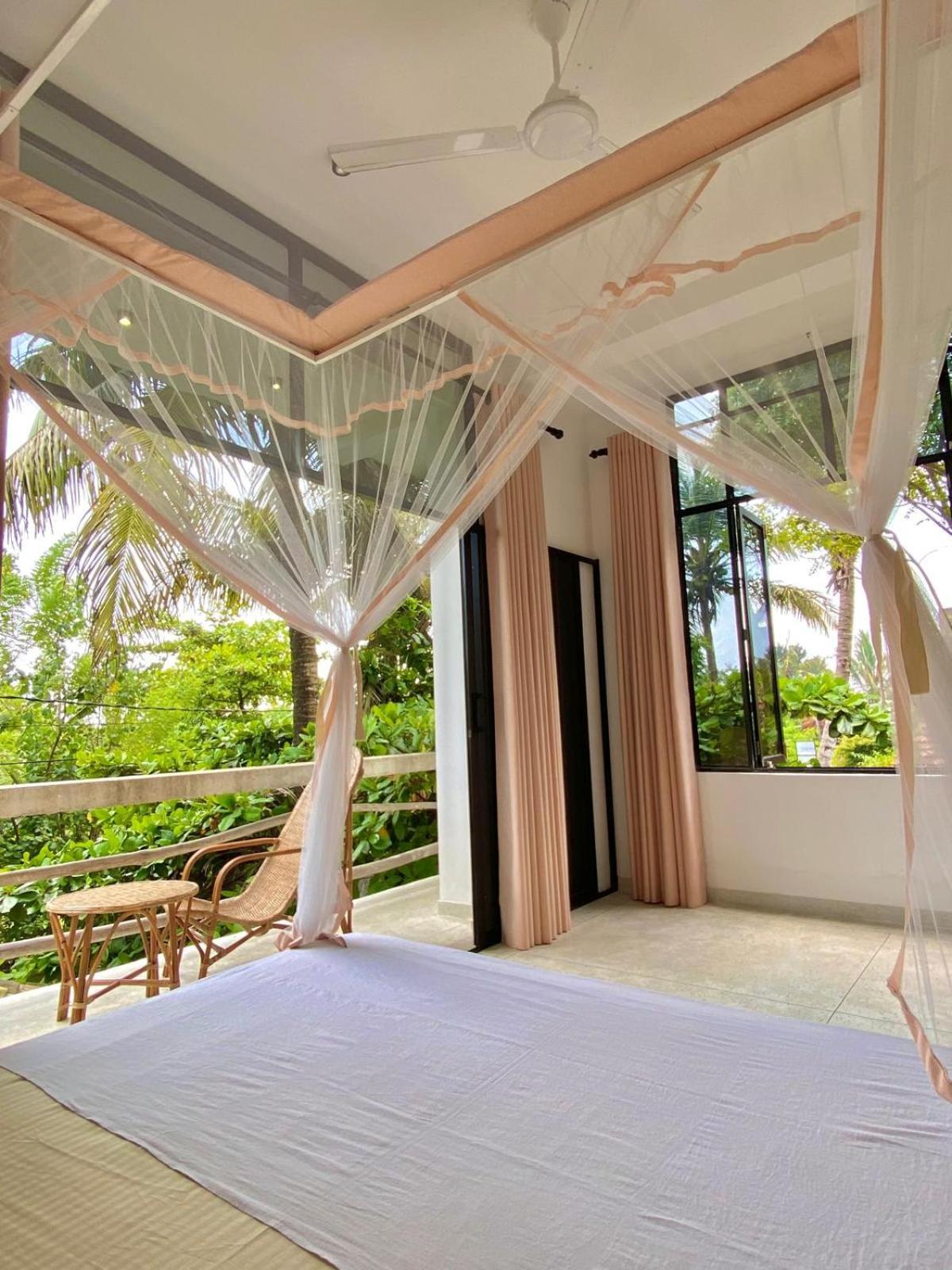 ホテル Lotus Surf House ミディガマ・イースト エクステリア 写真