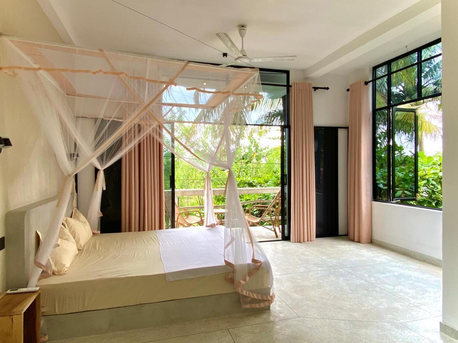 ホテル Lotus Surf House ミディガマ・イースト エクステリア 写真